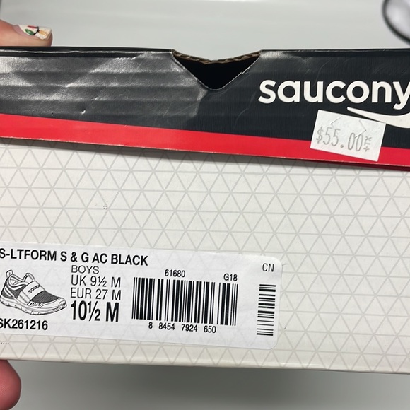 Brand New Saucony size Boys 10.5 M Black, Green and Grey - Picture 4 of 4